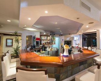 Paphos Gardens Holiday Resort - Pafos - Bar