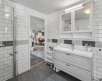 Nice Home In Norra Kedum With Wifi - Lidköping - Living room