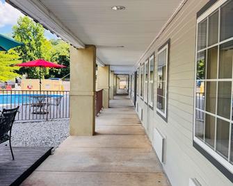 Docker's Inn - Branson