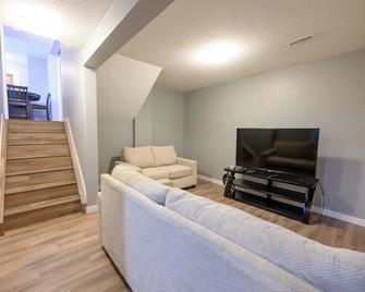 Budget Friendly Stay | All Essentials Included - Grande Prairie - Living room