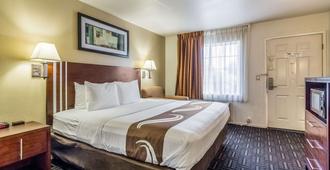 夫勒斯諾品質酒店 - 佛雷斯諾 - 弗雷斯諾（加州） - 臥室