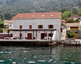 3 Bedroom House on Sea - Kotor - Building