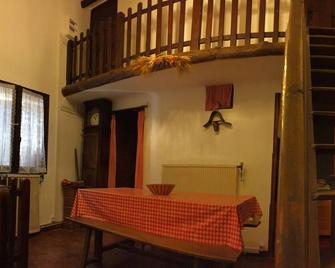 Village house sleeps 7 - Orpierre - Comedor
