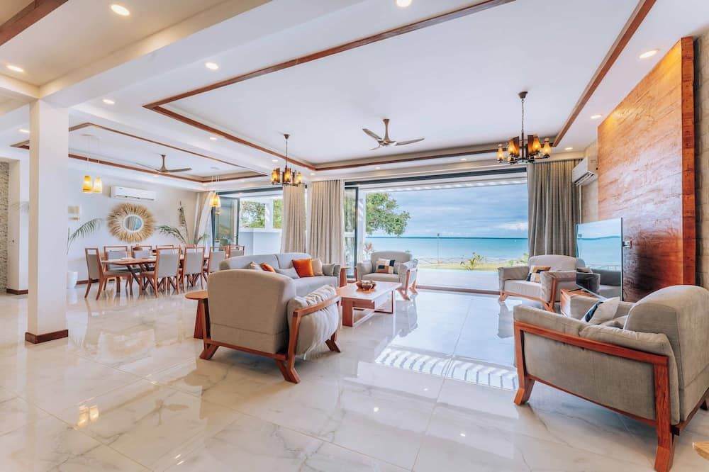 Blue Ocean Resort & Residences - סטון טאון - לובי