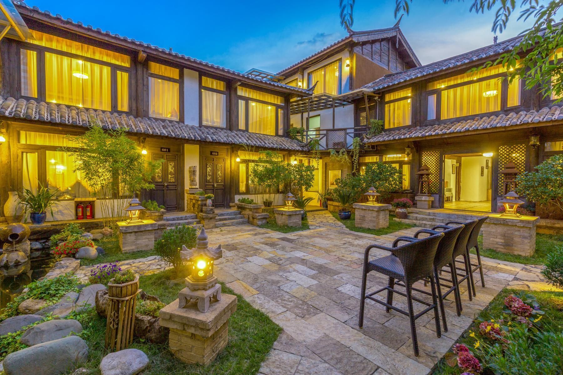 Lijiang E-Outfitting Boutique Hotel - ליז'יאנג - פטיו