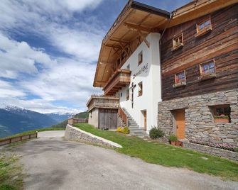 Schnatzhof Apartment Schwalbennest - Naturno - Edificio