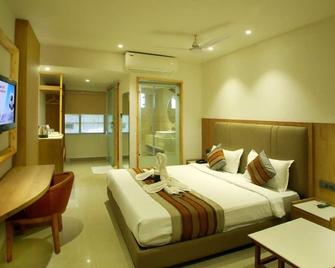 Hotel Surya - Jabalpur - Slaapkamer