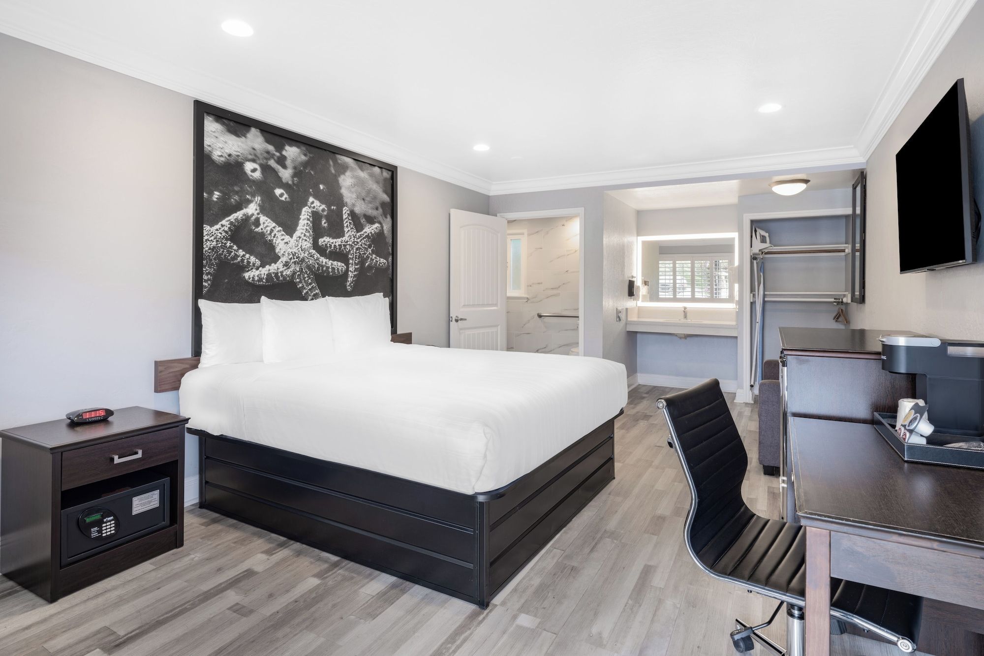 Aura Inn Monterey - מונטריי