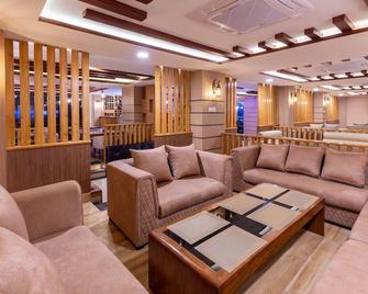 Chitwan Midtown Hotel - Bharatpur - Lounge