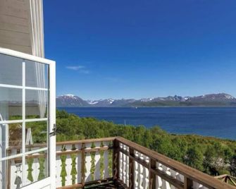 Centrally Located Cabin by the Sea - Sortland - Sortland - Балкон