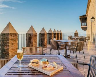 Parador De Carmona - Carmona - Balkon