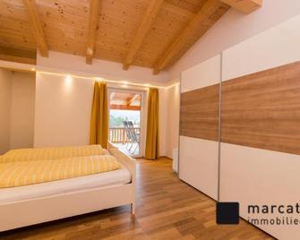 Alpenmond Appartment Halbmond - Leutasch - Slaapkamer