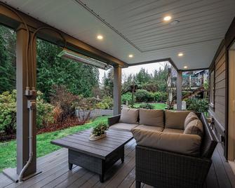 North Vancouver Lynn Valley Two Bedrooms - North Vancouver - Patio