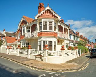 Finest Retreats - Pittodrie Guest House - Room 1 - Brighton - Rakennus