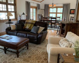 Book Early Promotions Now Available! Screened Porch - Gorgeous Fireplaces! - Cullowhee - Living room