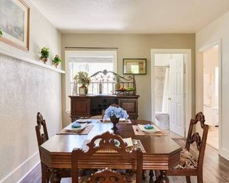 Vallejo - 2 bedroom 1 bath - Vallejo - Matsal