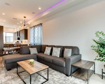 3 Luxury Modern Homes 12 bedrooms & Rooftop Decks - Los Angeles