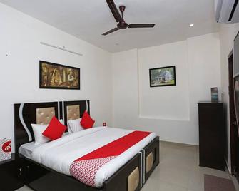 OYO 17443 Tirupati Residency - Meerut