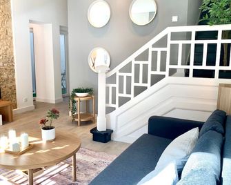 Home Out City Villa - ליסבון - סלון