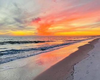 Snowbird Discount Rates Dec-March OceanView Condo with Pool and Hot Tub - Mexico Beach - Playa