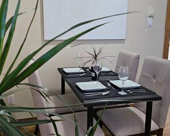 Pet Friendly, Sleeps 4, Two Beds - Grand Falls - Dining room