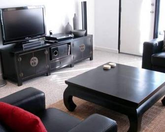 Modern townhouse in Adelaide City - Adelaide - Living room