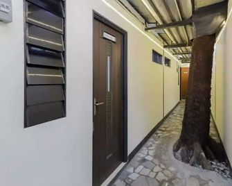 OYO 94790 Putri Bungsu Residence - Jakarta - Couloir