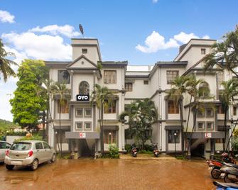 Collection O Maizons Lakeview Resort - 阿伯來 - 建築