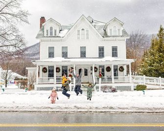 Equinox Resort Residences - Manchester - Building