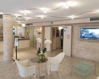 Hotel Losanna Cervia - Cervia - Lobby