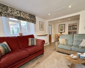 Meads Cottage - Charmouth - Living room