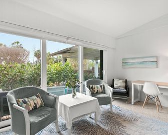 Entire Standalone Lido Beach Villa, 1.2k Sf, 1 Block To The Beach - Sarasota - Wohnzimmer