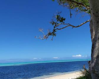 Belle Villa is At 15' from the Lagoon Poe - Bourail - Plage