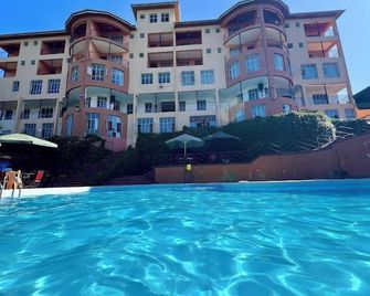 Hotel Bulleys Thika - Thika - Piscina