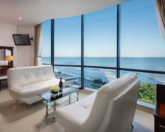 Corvin Hotel - וונג טאו - סלון