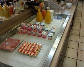 Contact Hotel Fontenay Le Comte - Fontenay-le-Comte - Buffet