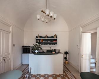 Bianko Ecochic - Enna - Front desk