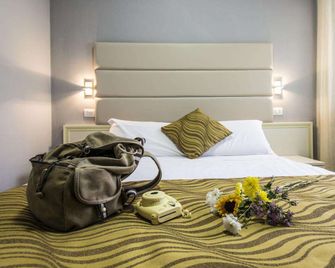 Hotel Gran Sasso - Teramo - Schlafzimmer