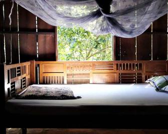 Peaceful Homestay in The Middle of Fruit Garden - Room with Two Double Beds - Ben Tre - Bedroom