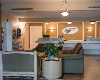 America's Inn Houston/Stafford /Sugarland - יוסטון - דלפק קבלה