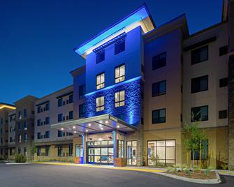 Holiday Inn Express & Suites - Valencia - Santa Clarita, An IHG Hotel - Valencia (Kalifornie) - Budova