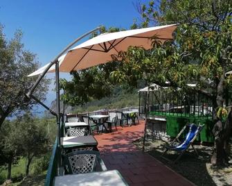Perla Del Levante Hostel - Framura - Patio