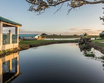 Lakeshore Resort and Marina - Okeechobee - Vista del exterior