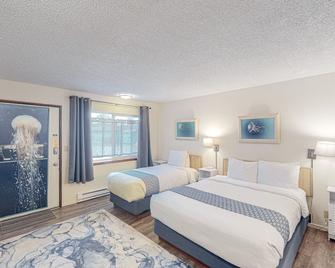 Retro-chic room near the beach with fast WiFI - walk to downtown hot spots - Bandon - Bedroom