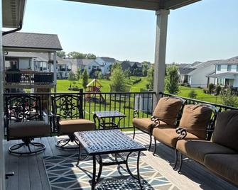 Convenient functional quiet 5 bedroom 3 bath home in Clive. - Clive - Balcony