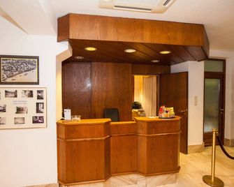 Hotel Garni Günther - בופארד - דלפק קבלה