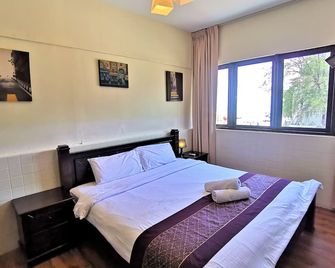 8 Boutique By The Sea - George Town