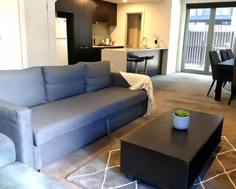 Readyset Townhouses at Mosaic - Melbourne - Living room
