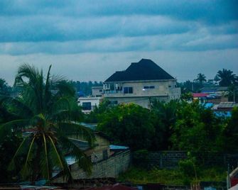 Résidence Le Petit Manoir - Cotonou - Vista del exterior