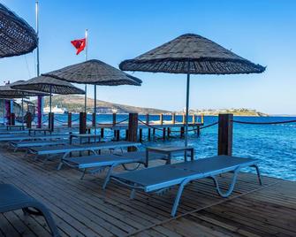 The Nowness Luxury Hotel & Spa (Adults Only 16+) - Cesme - Patio